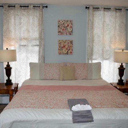 Cozy 2Nd Story Flat Near Downtown Apartment Adrian Екстериор снимка